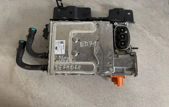 Voltage converter inverter
