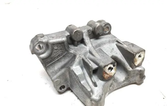 Jaguar XF X250 Engine mounting bracket 9656597780
