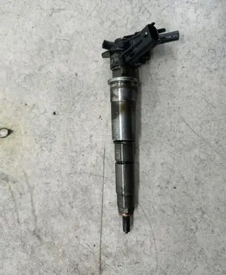 Renault Laguna III Fuel injector 2409398