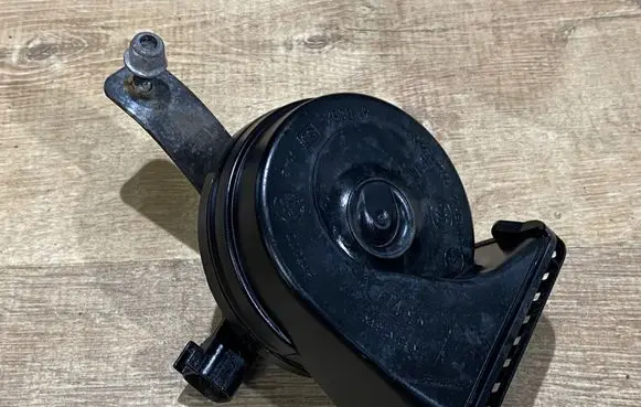 Jaguar F-Pace Horn signal GX7313801AB 4L2803201809 0948C28