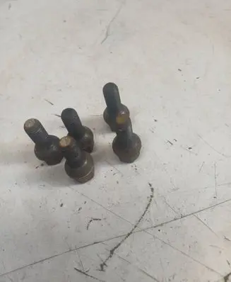 Nuts/bolts