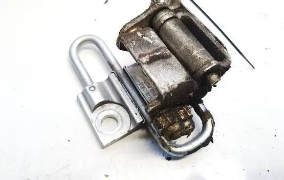 Volkswagen Polo IV 9N3 Rear door lower hinge 6q4833411a
