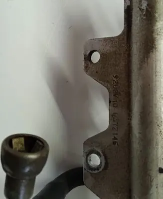 Volvo S60 Fuel injector 9202710
