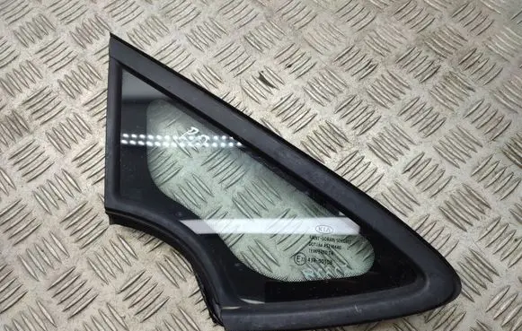 KIA Ceed Front triangle window/glass 