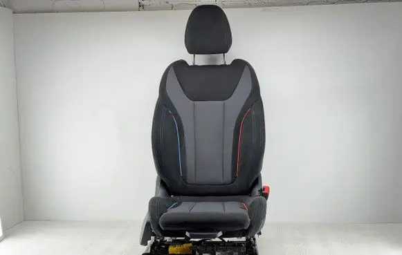 BMW i4 Front driver seat