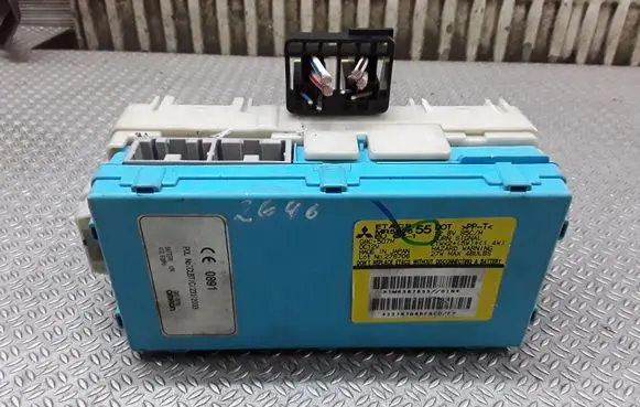 Mitsubishi Grandis Fuse module MR587655