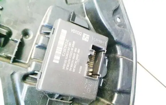 Volvo V40 Door control unit/module 31343873 AV6N14C236BB