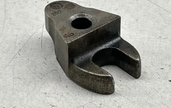 Volvo V50 Fuel Injector clamp holder 