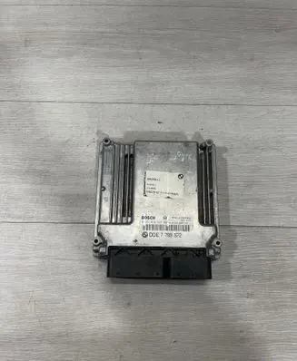 BMW 3 E46 Engine control unit/module 7789572 0281010565
