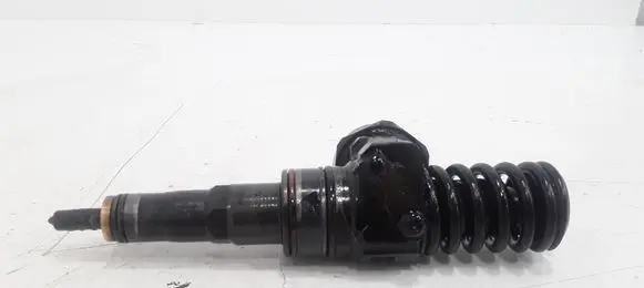 Volkswagen PASSAT B5.5 Fuel injector 038130073BA