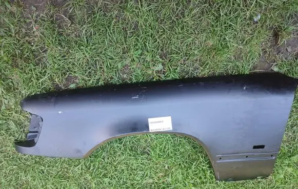Mercedes-Benz E W124 Fender