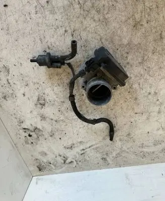 Audi A1 Throttle valve 03c133062s