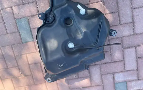 Audi A6 C7 AdBlue liquid reservoir 4G0131877 4G0131979