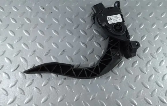 Audi A8 S8 D4 4H Accelerator throttle pedal 8K1723523A