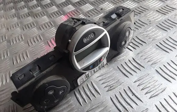 Renault Megane II Climate control unit 8200413906