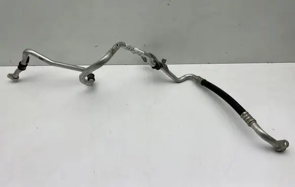 Opel Vivaro Air conditioning (A/C) pipe/hose 924807649R