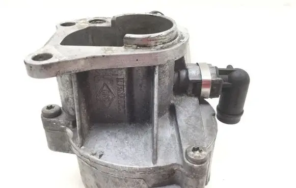 Nissan Primera Vacuum pump 163354368