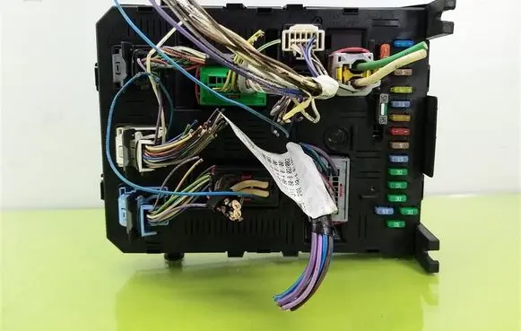 Peugeot 307 Comfort/convenience module 9660105980