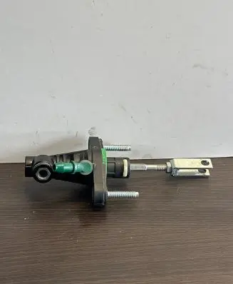 Toyota Avensis T270 Clutch master cylinder 3142002051C