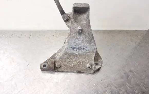 Audi A4 S4 B5 8D Engine mounting bracket 8D0199308M