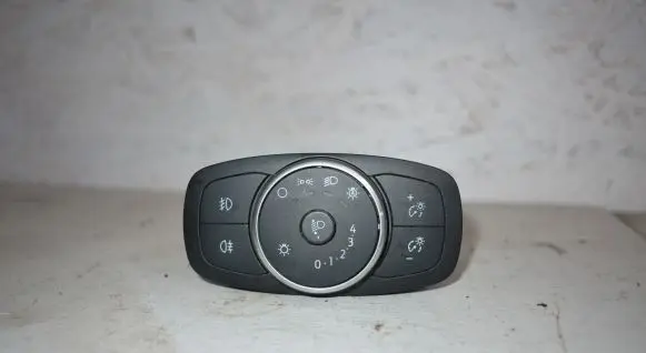 Ford Puma Light switch 1050797300