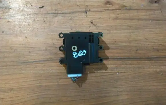 Mazda 3 I Air flap motor/actuator 3y04w