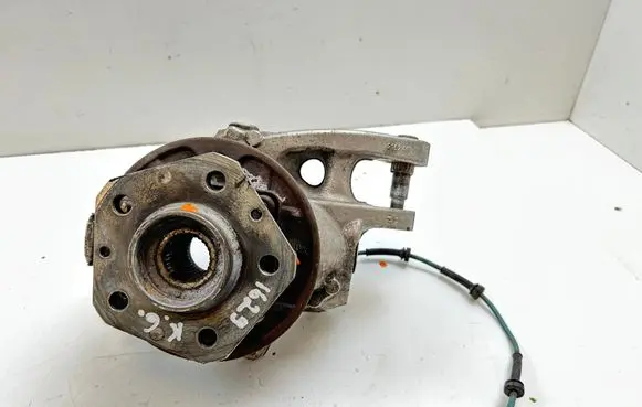Rear wheel hub