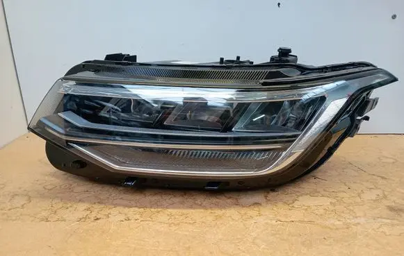 Volkswagen Tiguan Headlight/headlamp 5NB941035G