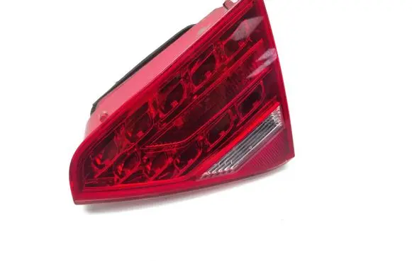 Tailgate rear/tail lights