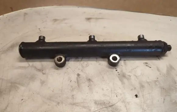 Jaguar S-Type Fuel main line pipe