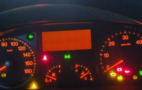 Speedometer (instrument cluster)