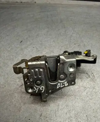 Mercedes-Benz E W210 Rear door lock 2027300535