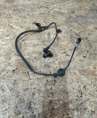 Toyota Yaris ABS brake wheel speed sensor 8954252010