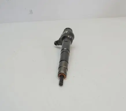 Volkswagen Golf VII Fuel injector 04L130277G
