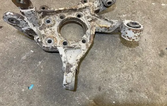 Subaru B9 Tribeca Rear wheel hub