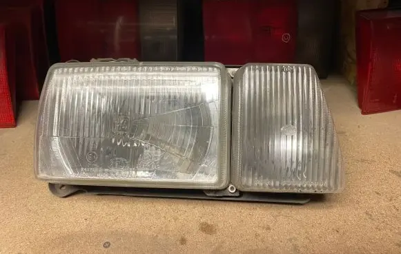 Volkswagen PASSAT B2 Headlight/headlamp 301124502 124628