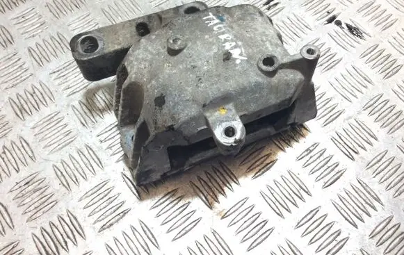 Volkswagen Touran I Engine mount bracket 1K0199262AE