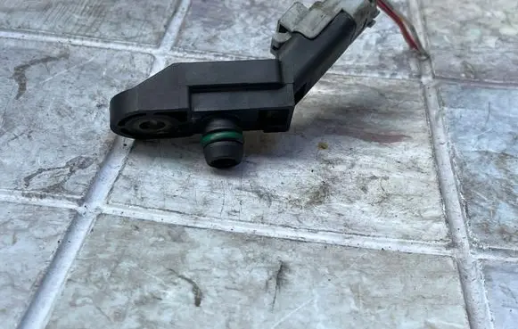 Peugeot 607 Air pressure sensor 0261230057