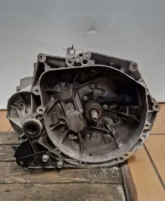 Peugeot 3008 II Manual 6 speed gearbox 20EA78