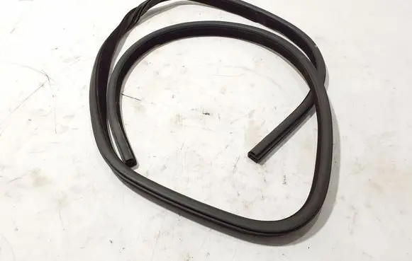 Land Rover Range Rover L405 Front door rubber seal LR034097