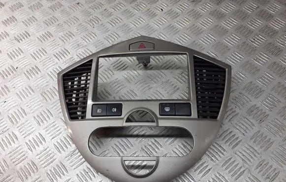 KIA Carens I Radio/GPS head unit trim BRAK