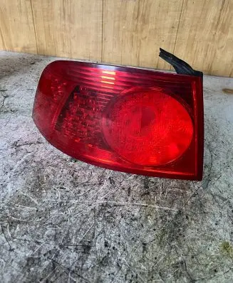 Volkswagen Phaeton Rear/tail lights