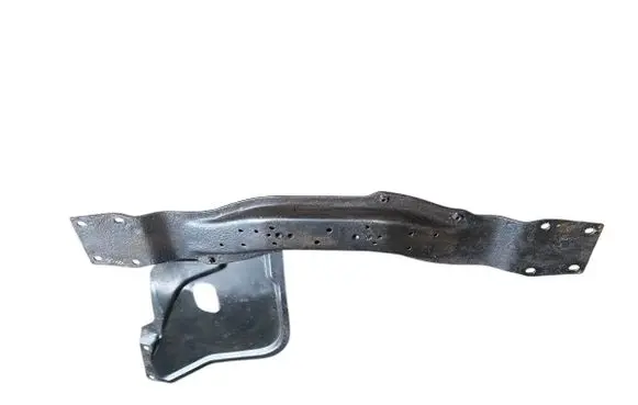 Mitsubishi L200 Front differential bracket 