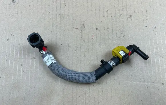 Jaguar F-Pace Fuel line pipe G4D39B337CC