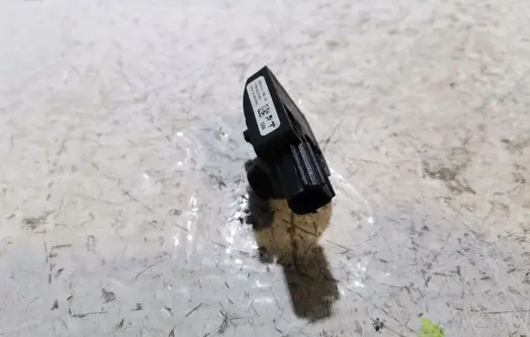 Tesla Model S Airbag deployment crash/impact sensor 100527400B