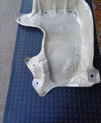 Volkswagen PASSAT B8 Heat shield in engine bay 3Q0825721C