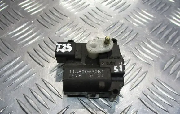 Toyota Avensis T250 Central body control module 113800-2051