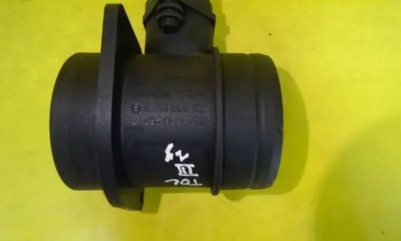 Volkswagen Golf IV Mass air flow meter 038906461B 0281002531