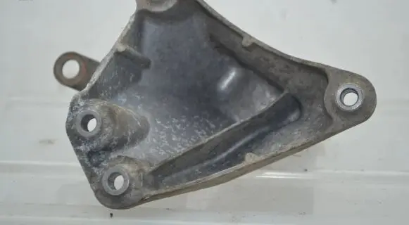 Audi A8 S8 D3 4E Engine mounting bracket 4F0399113AJ