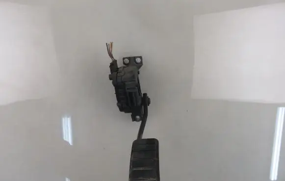 Opel Movano A Accelerator throttle pedal 6PV00811904 7700314525
